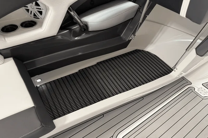 Slide: The Image of Monterey 224FS 2022 - 44