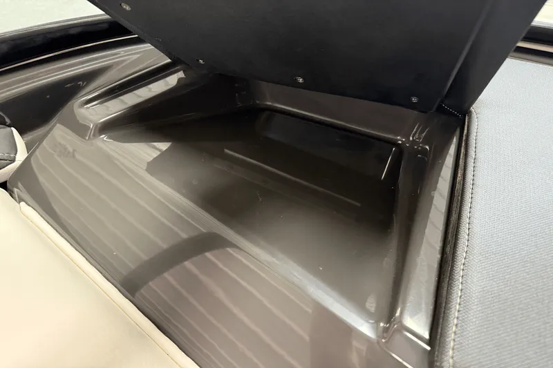 Slide: The Image of Monterey 224FS 2022 - 51