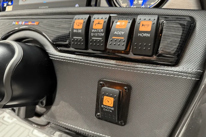 Slide: The Image of Monterey 224FS 2022 - 73