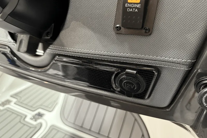 Slide: The Image of Monterey 224FS 2022 - 74