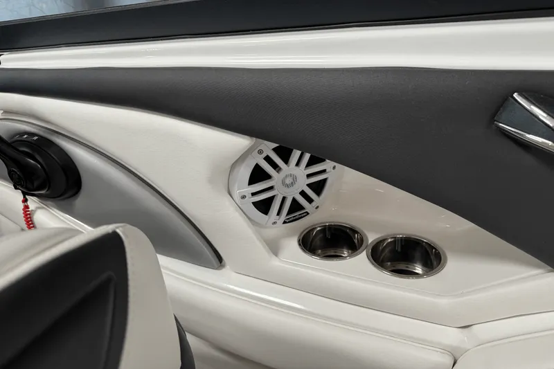 Slide: The Image of Monterey 224FS 2022 - 80