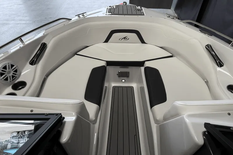 Slide: The Image of Monterey 224FS 2022 - 84