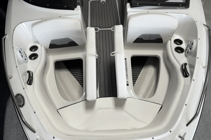 Slide: The Image of Monterey 224FS 2022 - 90