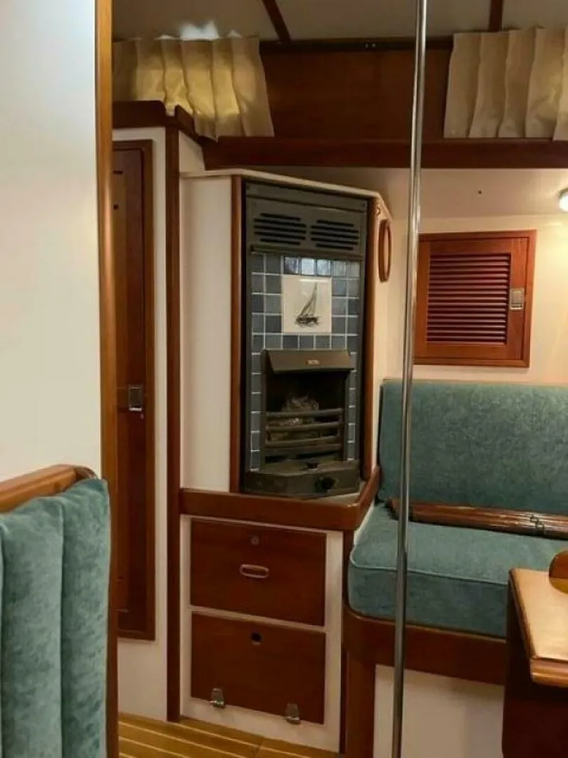 Slide: The Image of Hinckley Yachts Sou'wester Sloop C/B 1987 - 7