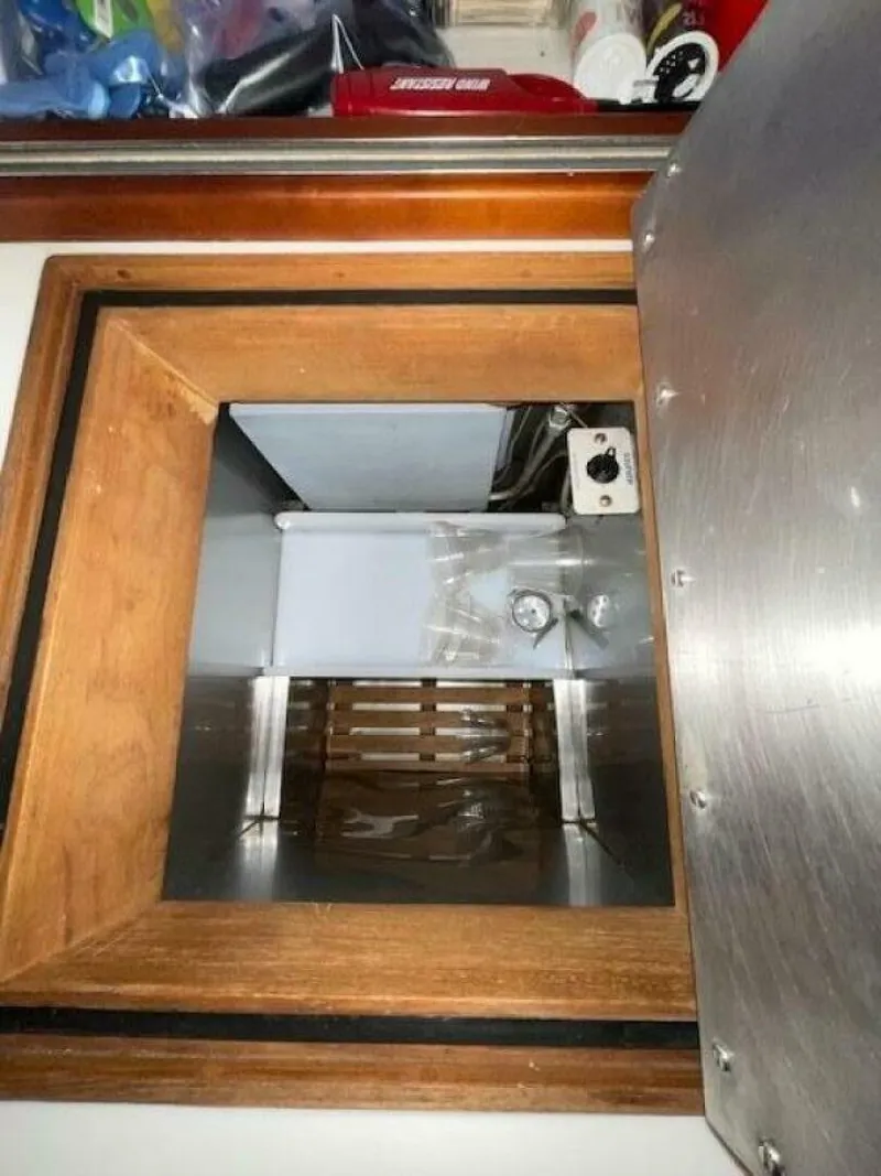 Slide: The Image of Hinckley Yachts Sou'wester Sloop C/B 1987 - 15
