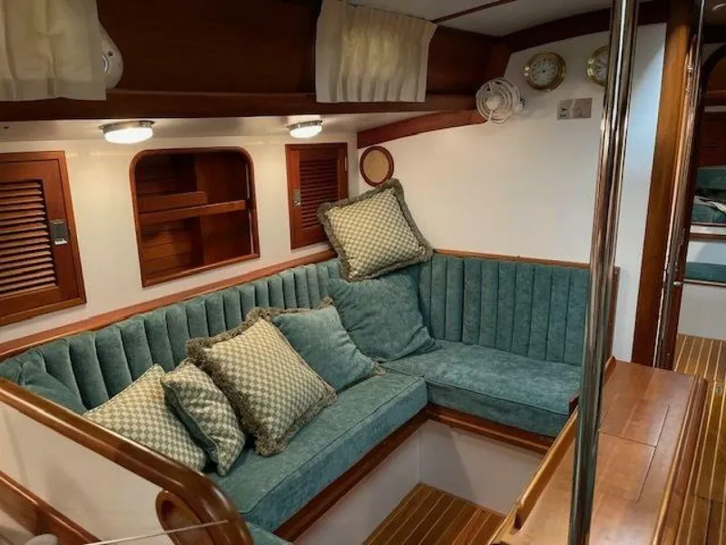 Slide: The Image of Hinckley Yachts Sou'wester Sloop C/B 1987 - 4