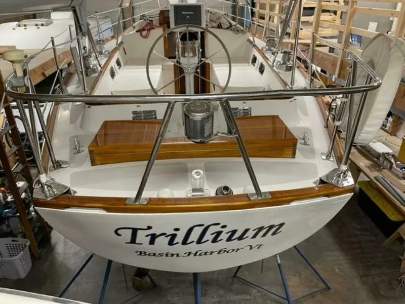 Slide: The Image of Hinckley Yachts Sou'wester Sloop C/B 1987 - 3