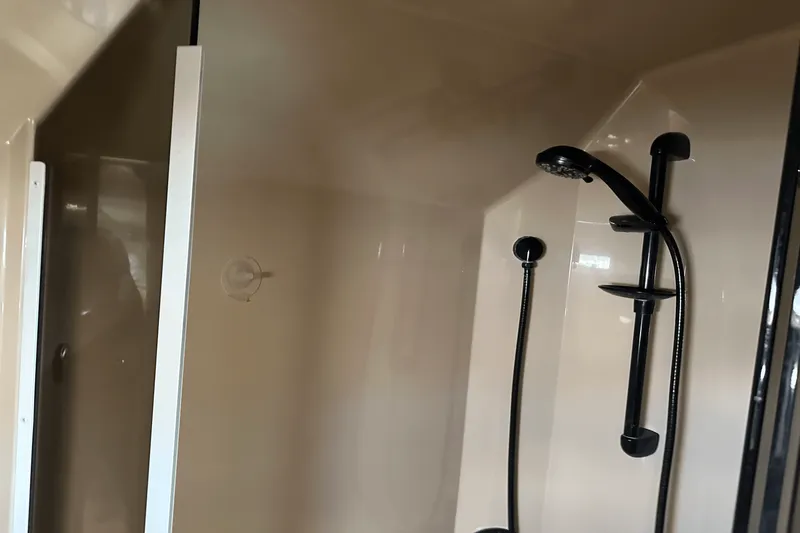 Slide: The Image of Cruisers Yachts 3870 2000 - 13