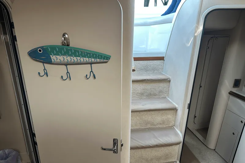 Slide: The Image of Cruisers Yachts 3870 2000 - 15