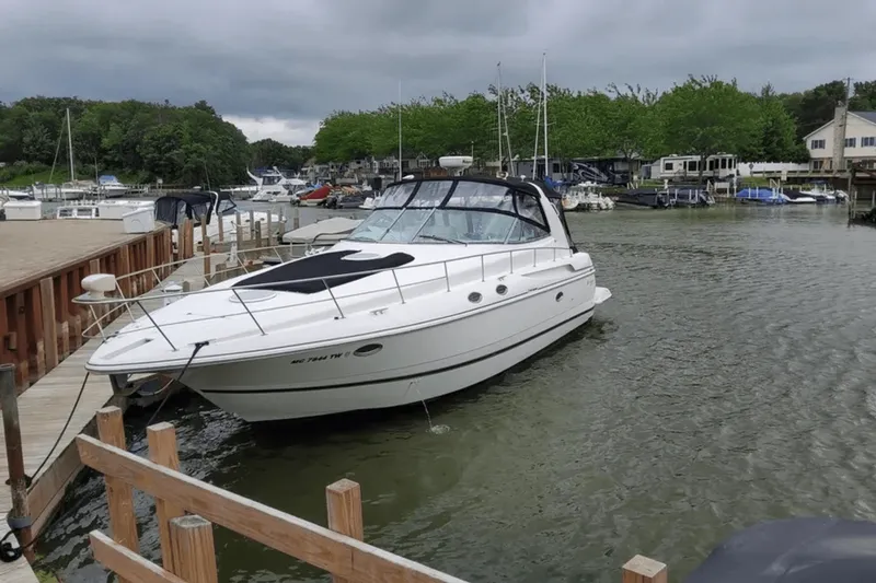 Slide: The Image of Cruisers Yachts 3870 2000 - 2