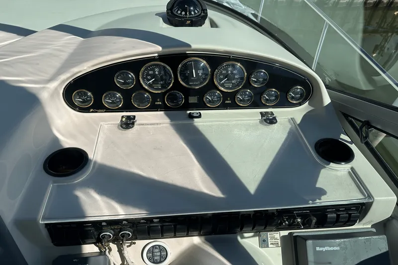 Slide: The Image of Cruisers Yachts 3870 2000 - 21