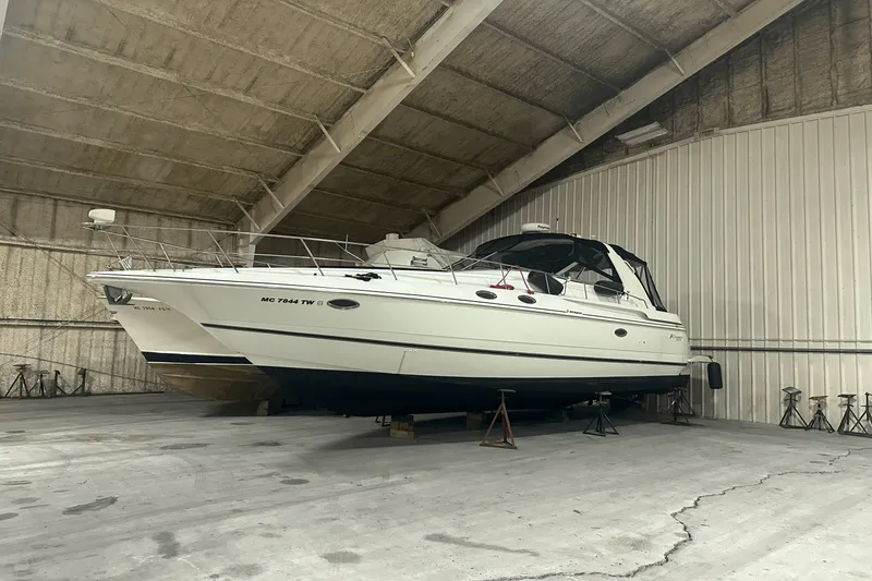 Slide: The Image of Cruisers Yachts 3870 2000 - 3