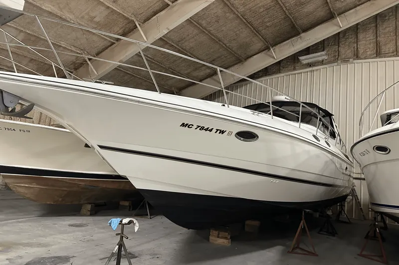 Slide: The Image of Cruisers Yachts 3870 2000 - 37