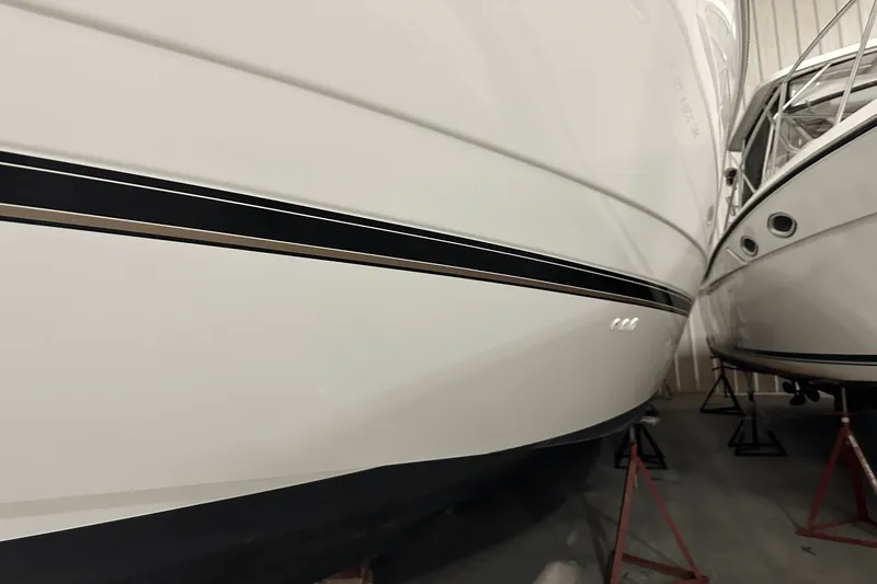 Slide: The Image of Cruisers Yachts 3870 2000 - 38