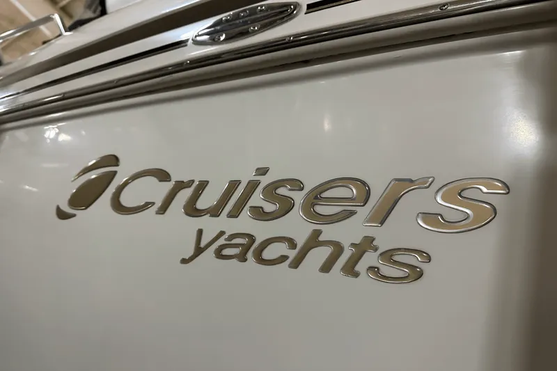 Slide: The Image of Cruisers Yachts 3870 2000 - 42