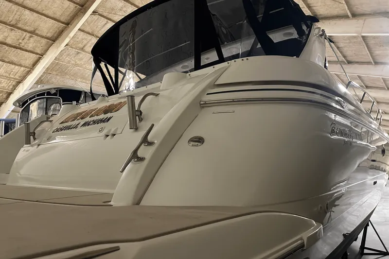 Slide: The Image of Cruisers Yachts 3870 2000 - 43