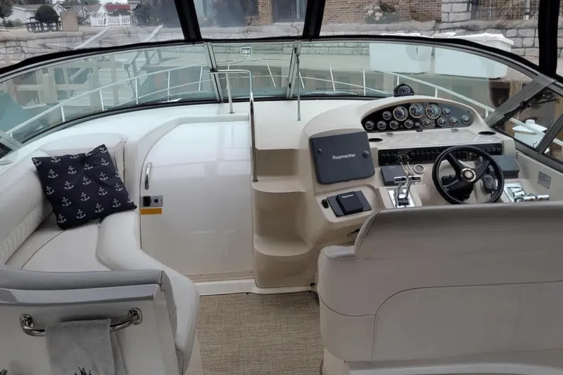 Slide: The Image of Cruisers Yachts 3870 2000 - 53