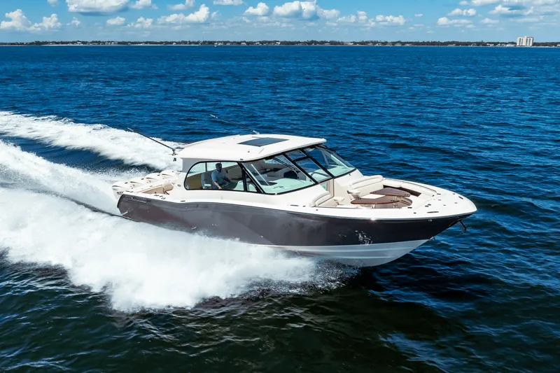 Slide: The Image of Grady-White Freedom 415 2026 - 17