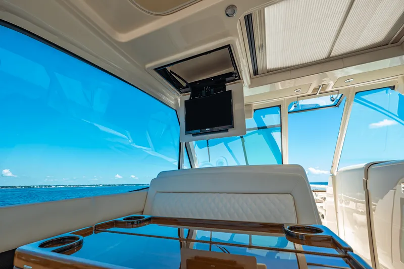 Slide: The Image of Grady-White Freedom 415 2026 - 44