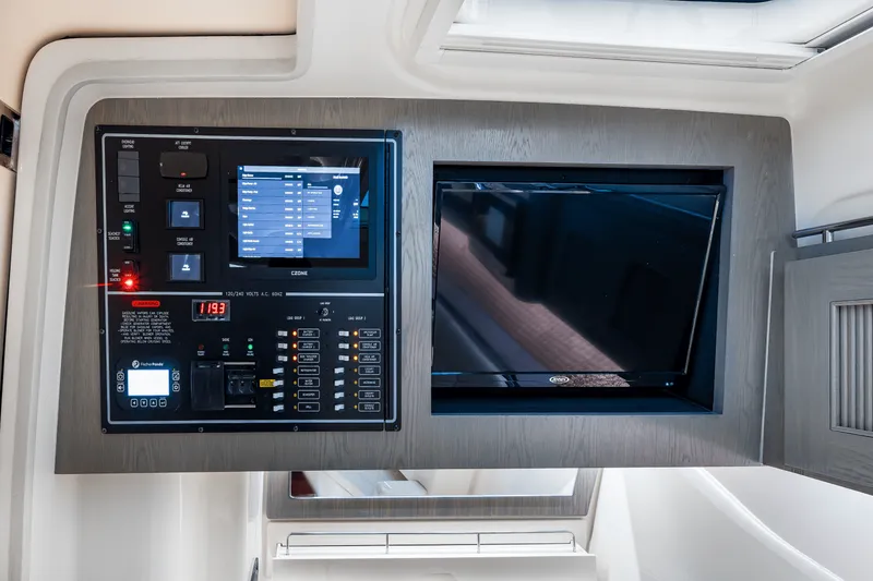 Slide: The Image of Grady-White Freedom 415 2026 - 67