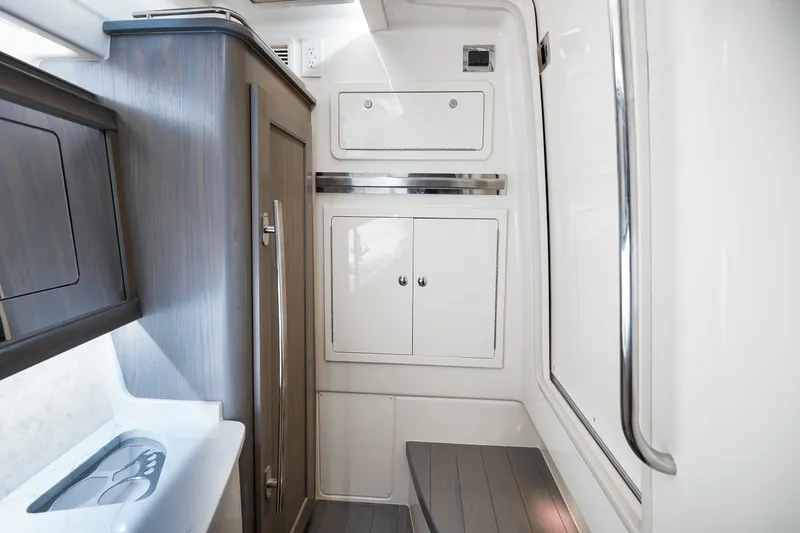 Slide: The Image of Grady-White Freedom 415 2026 - 74