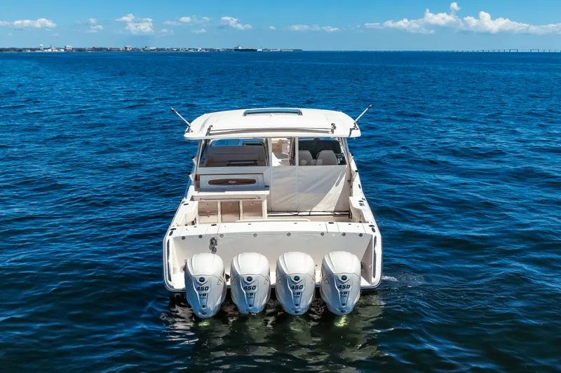 Slide: The Image of Grady-White Freedom 415 2026 - 8