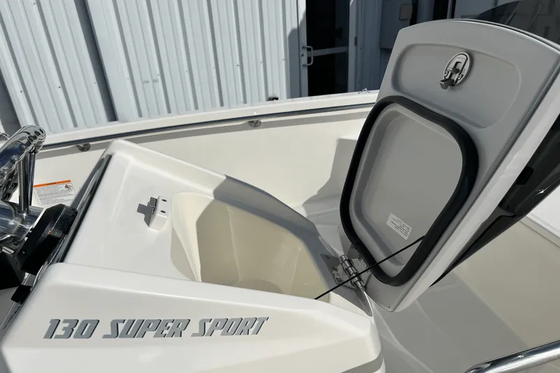 Slide: The Image of Boston Whaler 130 Super Sport 2026 - 12