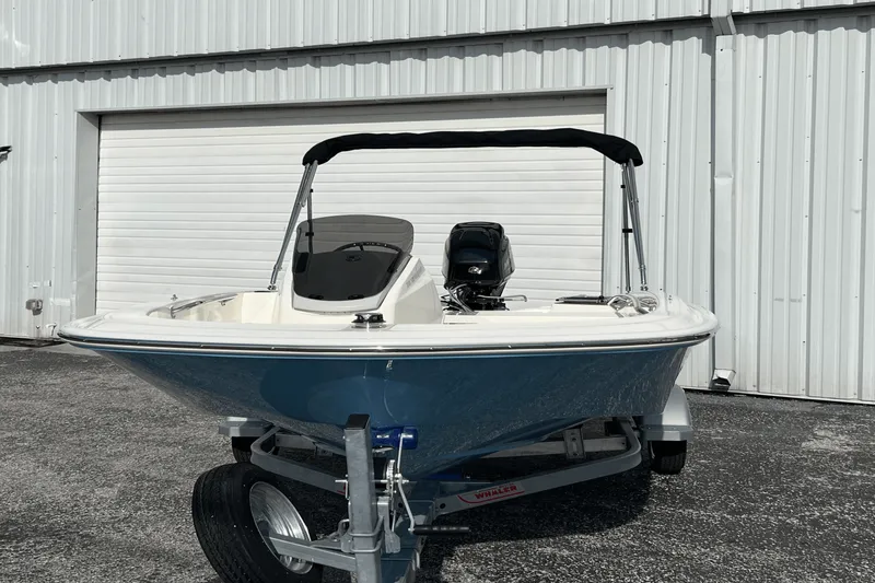 Slide: The Image of Boston Whaler 130 Super Sport 2026 - 13