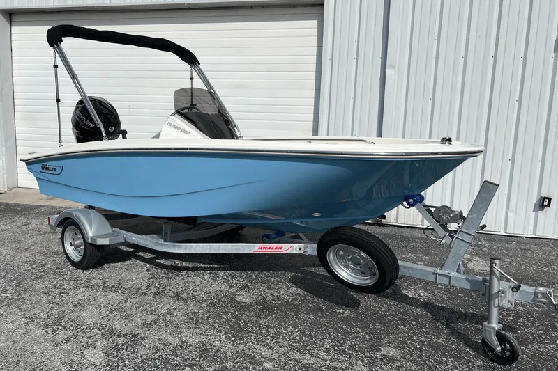 Slide: The Image of Boston Whaler 130 Super Sport 2026 - 3