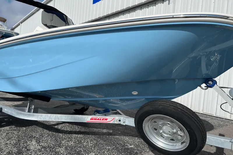Slide: The Image of Boston Whaler 130 Super Sport 2026 - 5