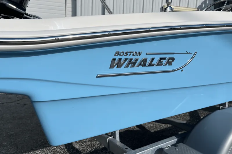 Slide: The Image of Boston Whaler 130 Super Sport 2026 - 6