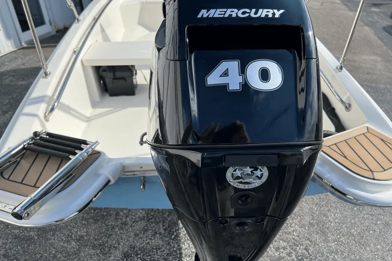 Slide: The Image of Boston Whaler 130 Super Sport 2026 - 7