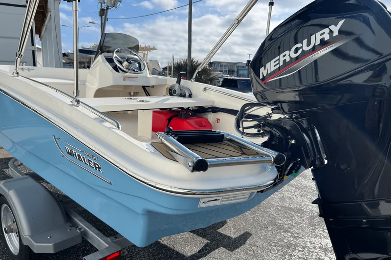 Slide: The Image of Boston Whaler 130 Super Sport 2026 - 8