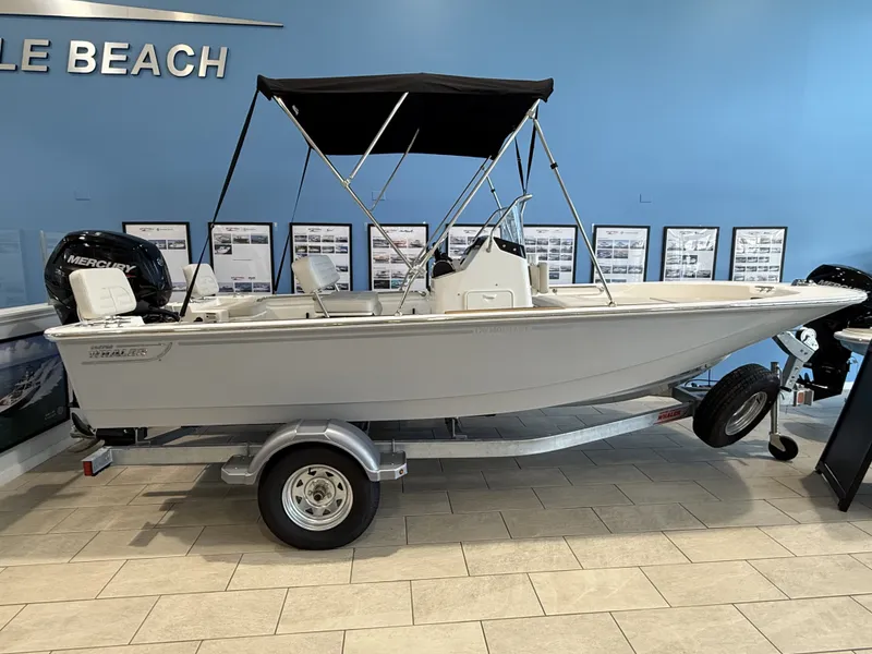The Image of Boston Whaler 170 Montauk 2026 - 0