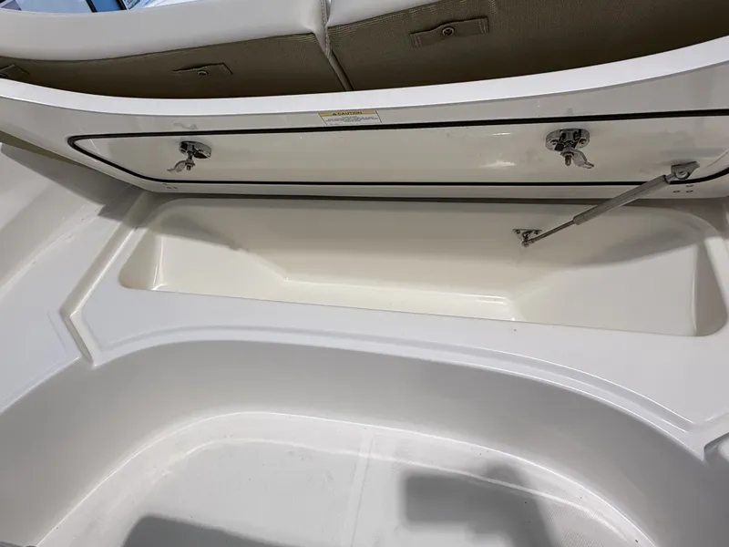 Slide: The Image of Boston Whaler 170 Montauk 2026 - 11