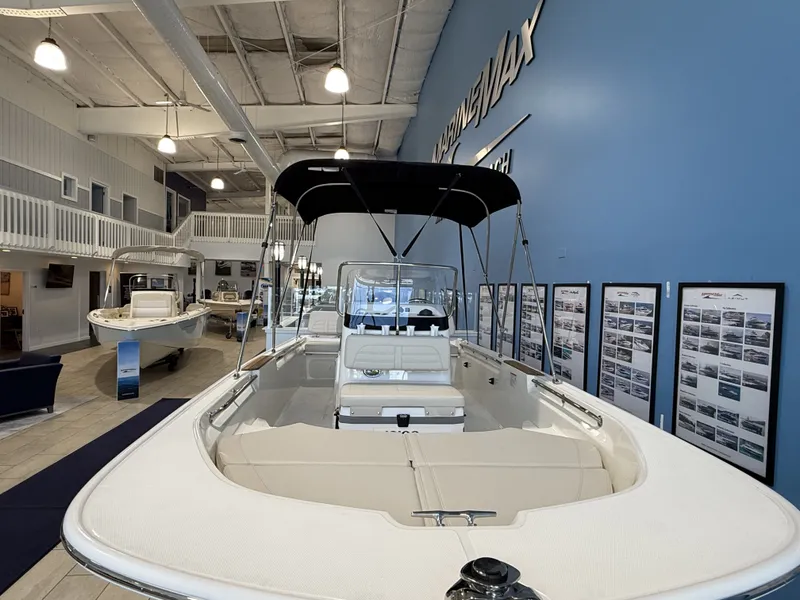 Slide: The Image of Boston Whaler 170 Montauk 2026 - 4