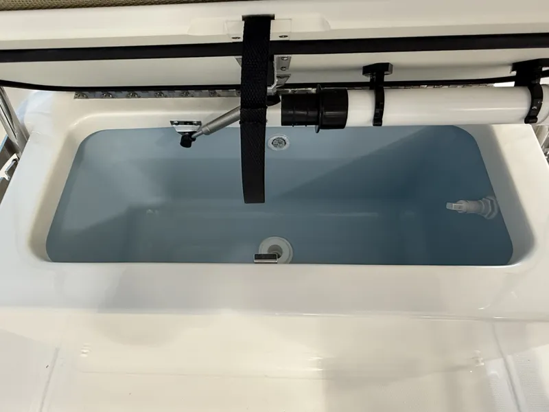 Slide: The Image of Boston Whaler 170 Montauk 2026 - 6