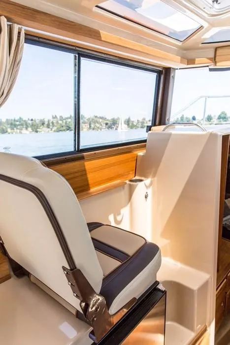 Slide: The Image of 2021 Ranger Tugs R-27 LE - Comfortable seating - 25