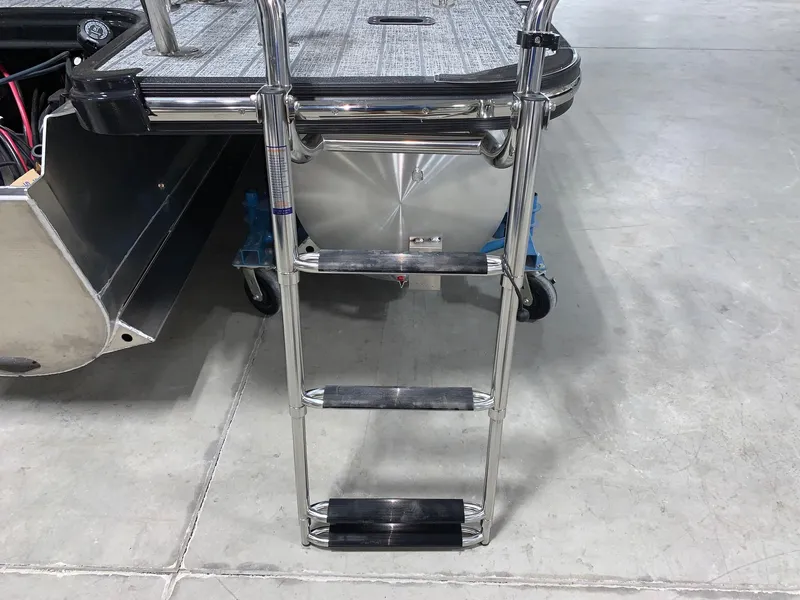 Slide: The Image of 2024 Starcraft SLS 3 Q DH boat with stainless steel boarding ladder. - 12