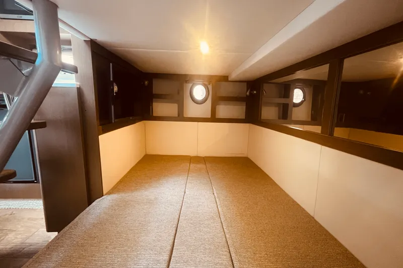 Slide: The Image of Sea Ray 350 SUNDANCER COUPE 2021 - 29