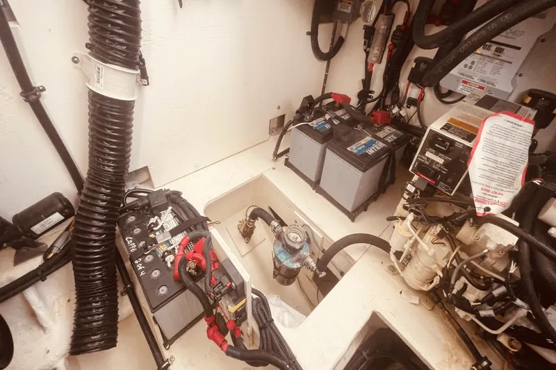 Slide: The Image of Sea Ray 350 SUNDANCER COUPE 2021 - 73