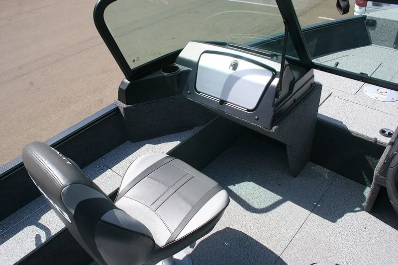 Slide: The Image of Lund 1650 Angler Sport 2026 - 6