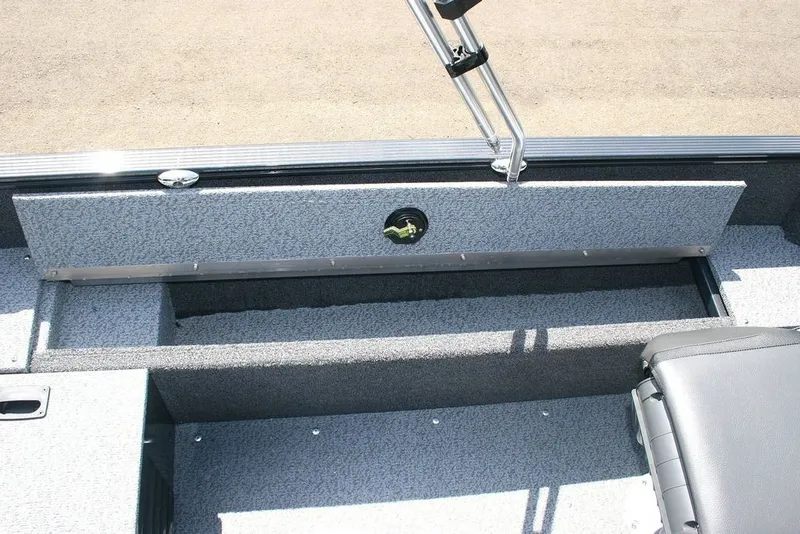 Slide: The Image of Lund 1650 Angler Sport 2026 - 12