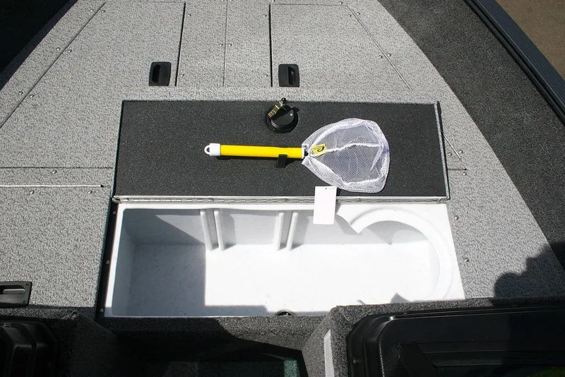 Slide: The Image of Lund 1650 Angler Sport 2026 - 10
