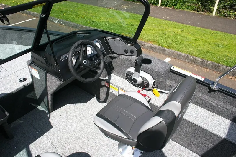 Slide: The Image of Lund 1650 Angler Sport 2026 - 5