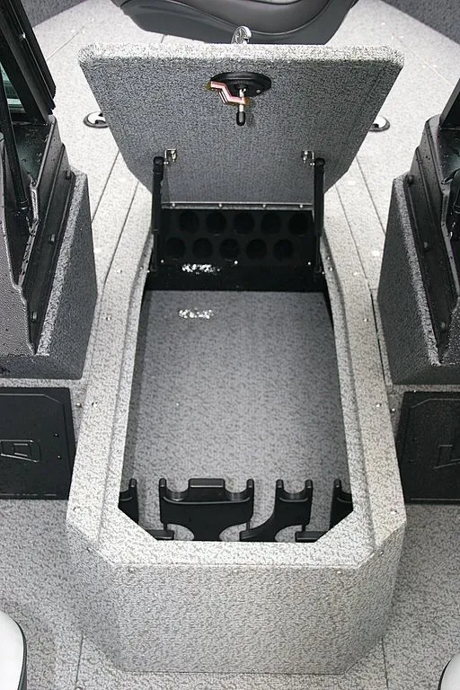 Slide: The Image of Lund 1700 Explorer Sport 2026 - 7