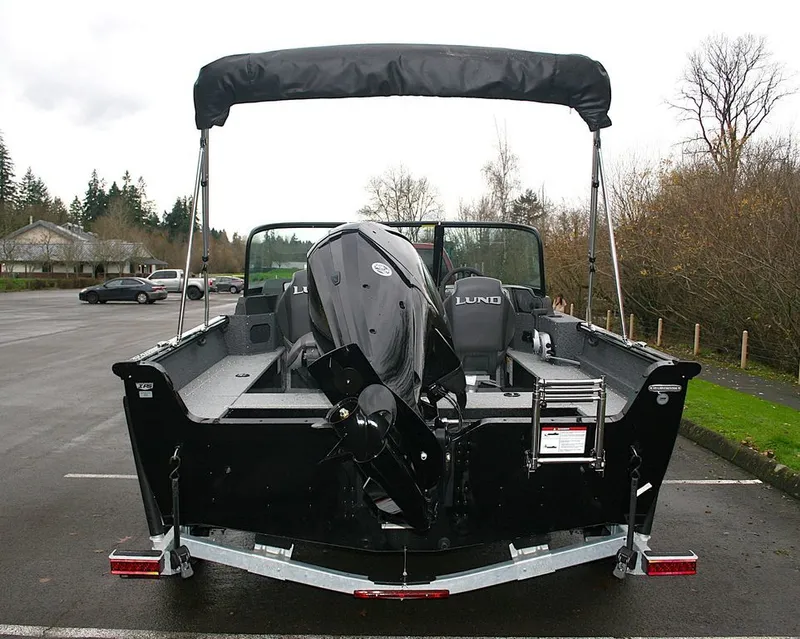 Slide: The Image of Lund 1700 Explorer Sport 2026 - 3