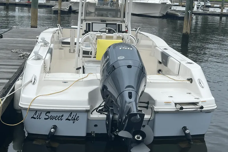 Slide: The Image of Robalo R 200 2023 - 3