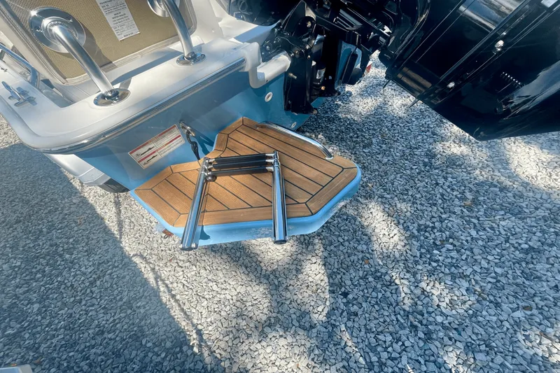 Slide: The Image of Boston Whaler 170 Montauk 2026 - 2