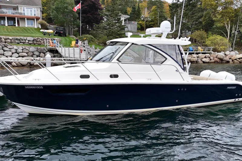 The Image of Pursuit OS 325 Offshore 2018 - 0
